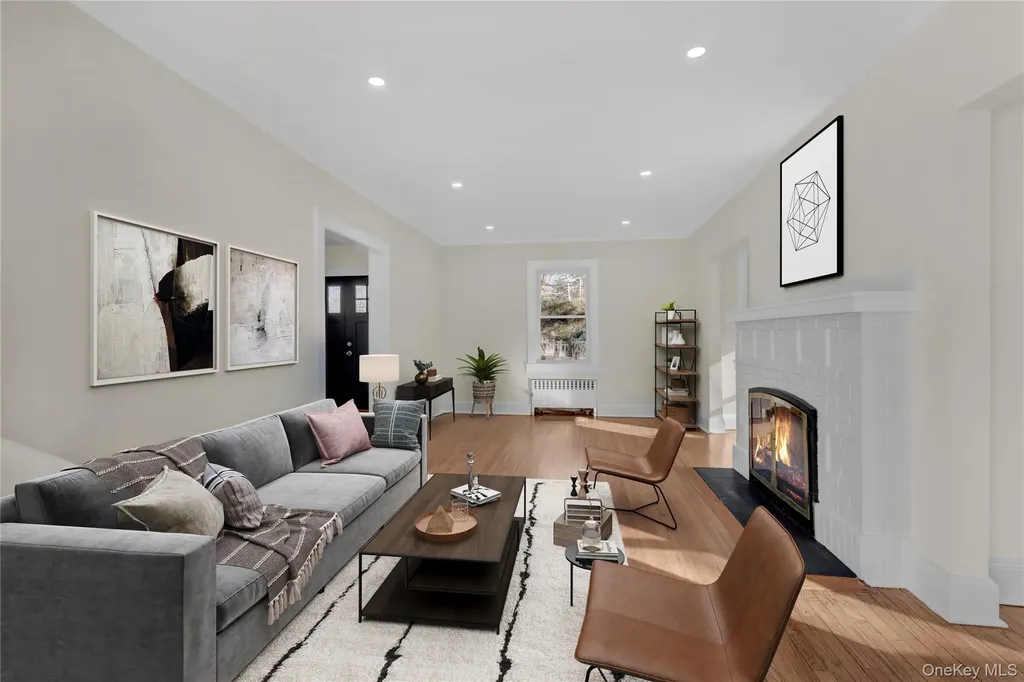 283 W Neck Road Huntington NY 11743