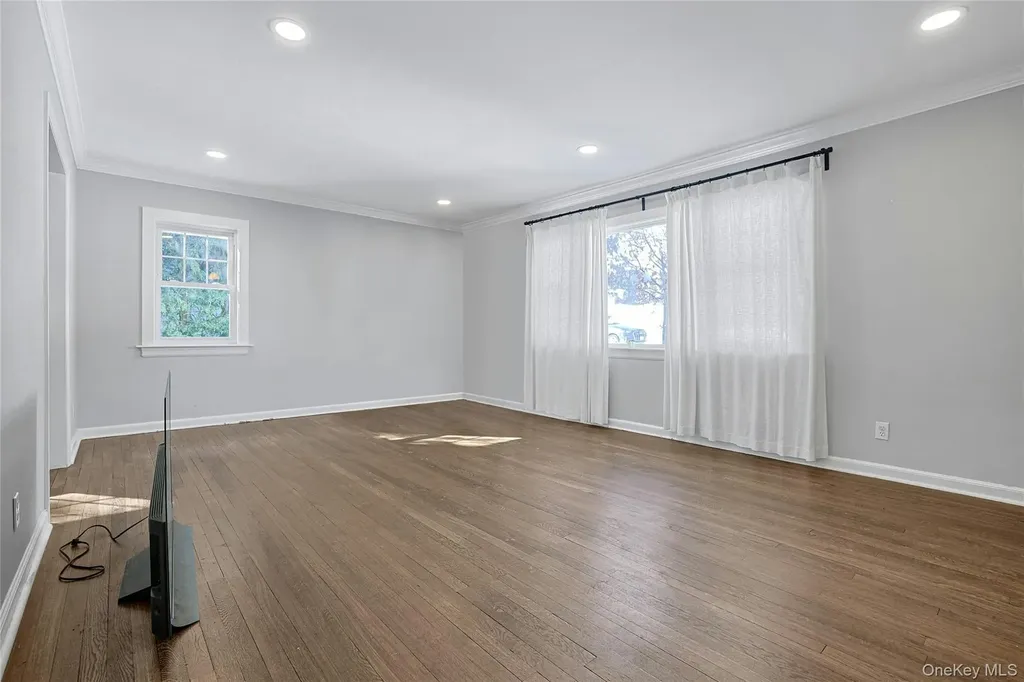 136 Johnson Road Scarsdale NY 10583