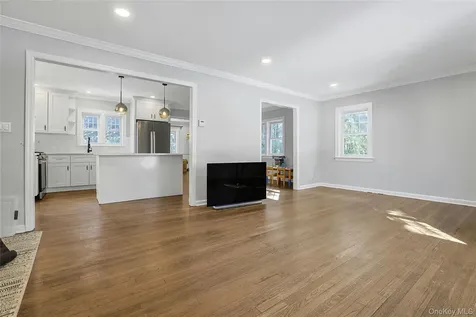136 Johnson Road Scarsdale NY 10583