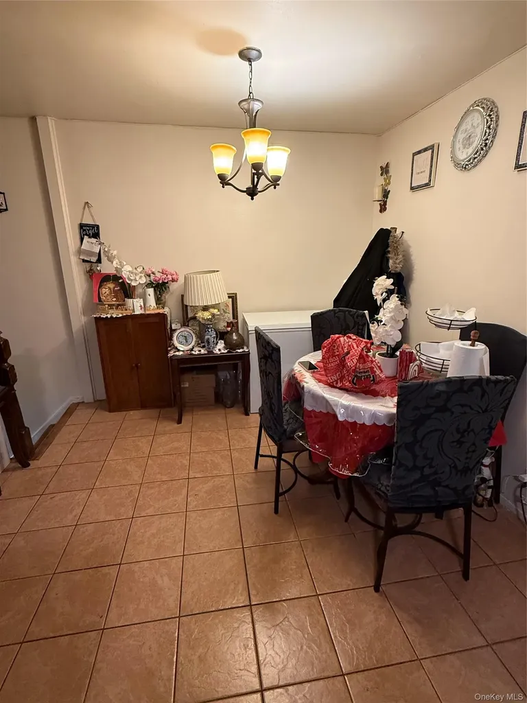 4013 De Reimer Avenue Bronx NY 10466