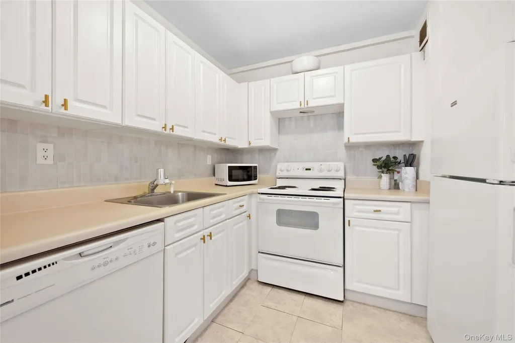56 Doyer Avenue White Plains NY 10605