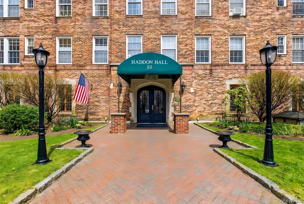 25 Parkview Avenue Bronxville NY 10708