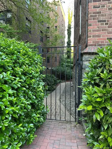 25 Parkview Avenue Bronxville NY 10708