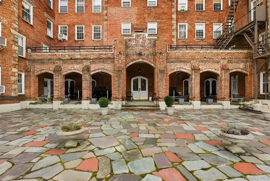 270 Bronxville Road Bronxville NY 10708