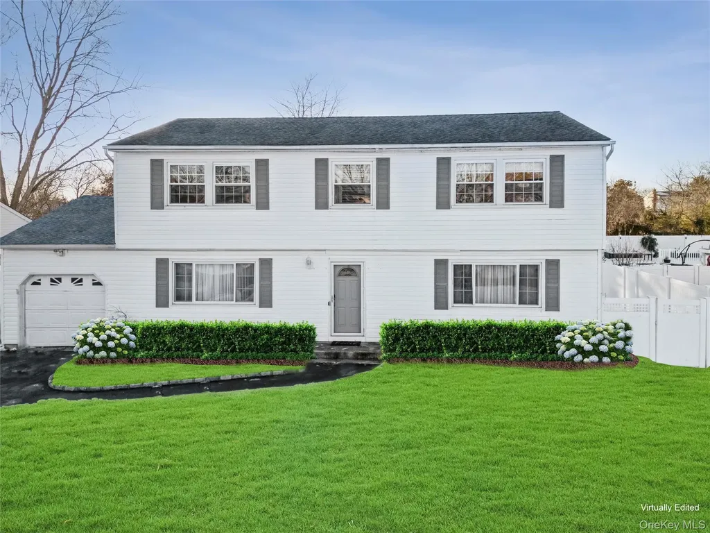 12 Ormand Avenue Medford NY 11763