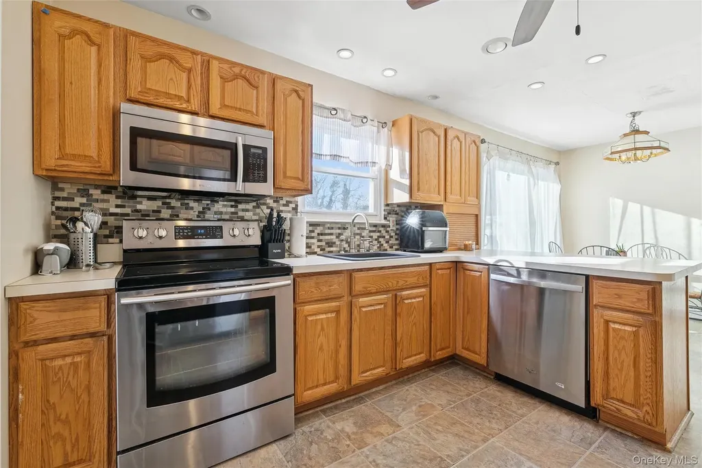 12 Ormand Avenue Medford NY 11763