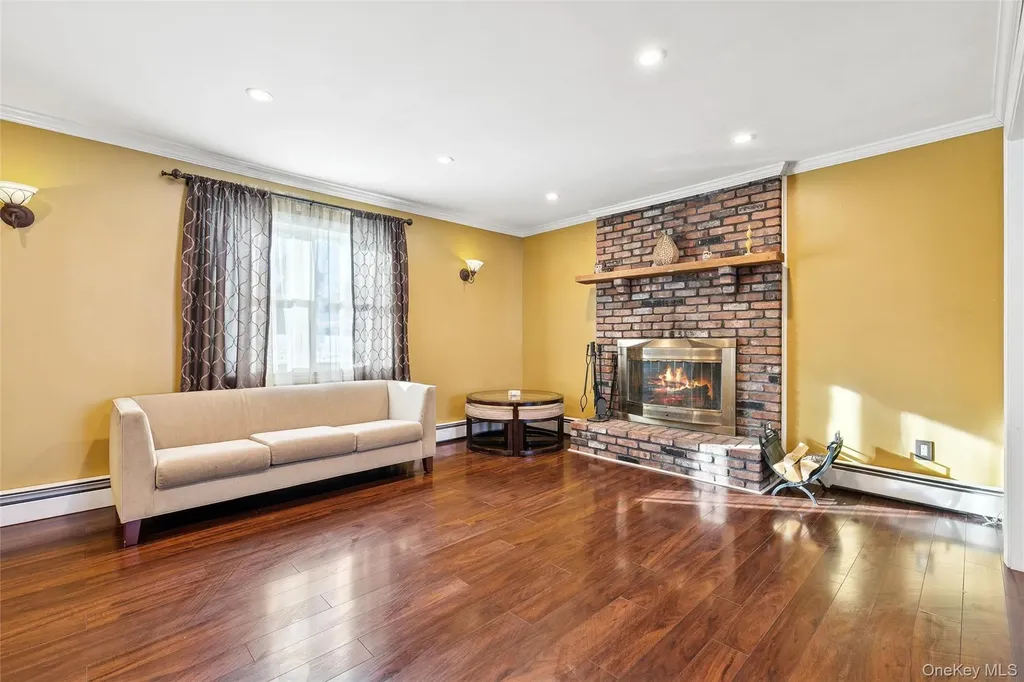 12 Ormand Avenue Medford NY 11763