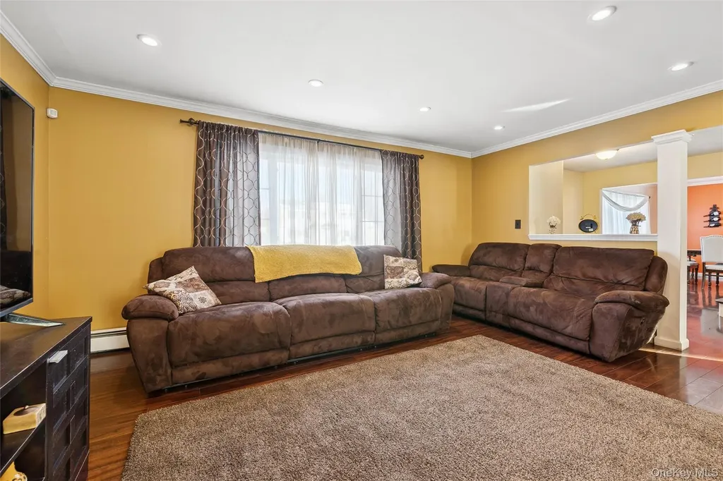 12 Ormand Avenue Medford NY 11763