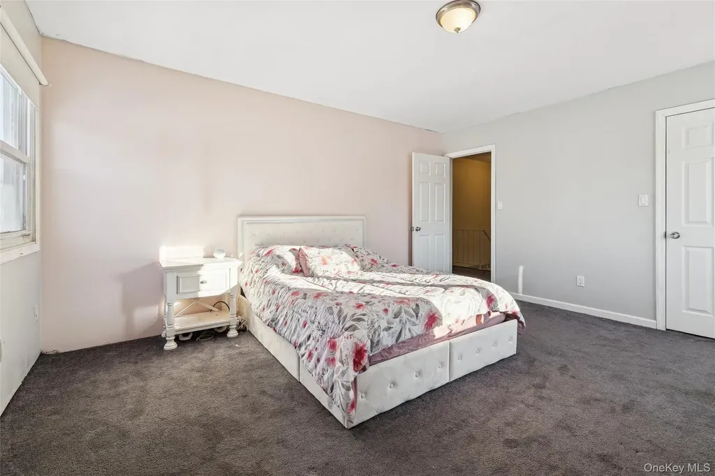 12 Ormand Avenue Medford NY 11763