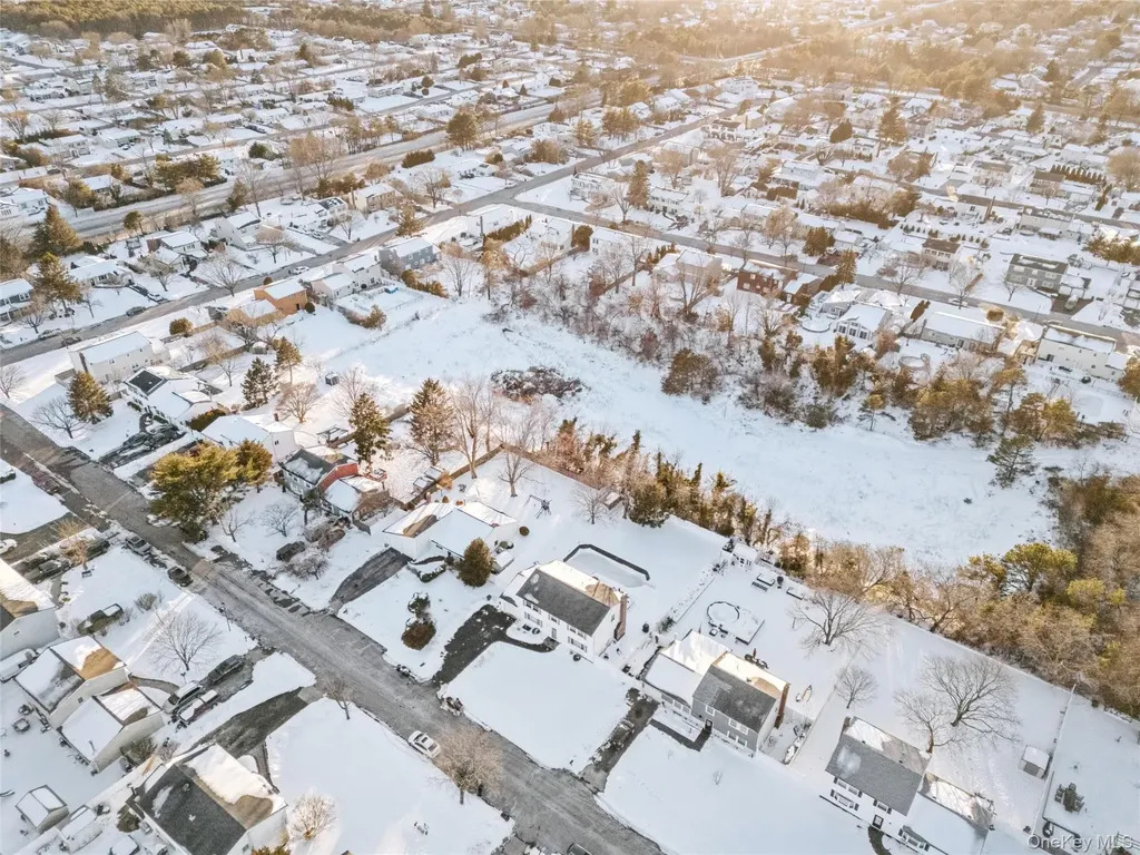 12 Ormand Avenue Medford NY 11763