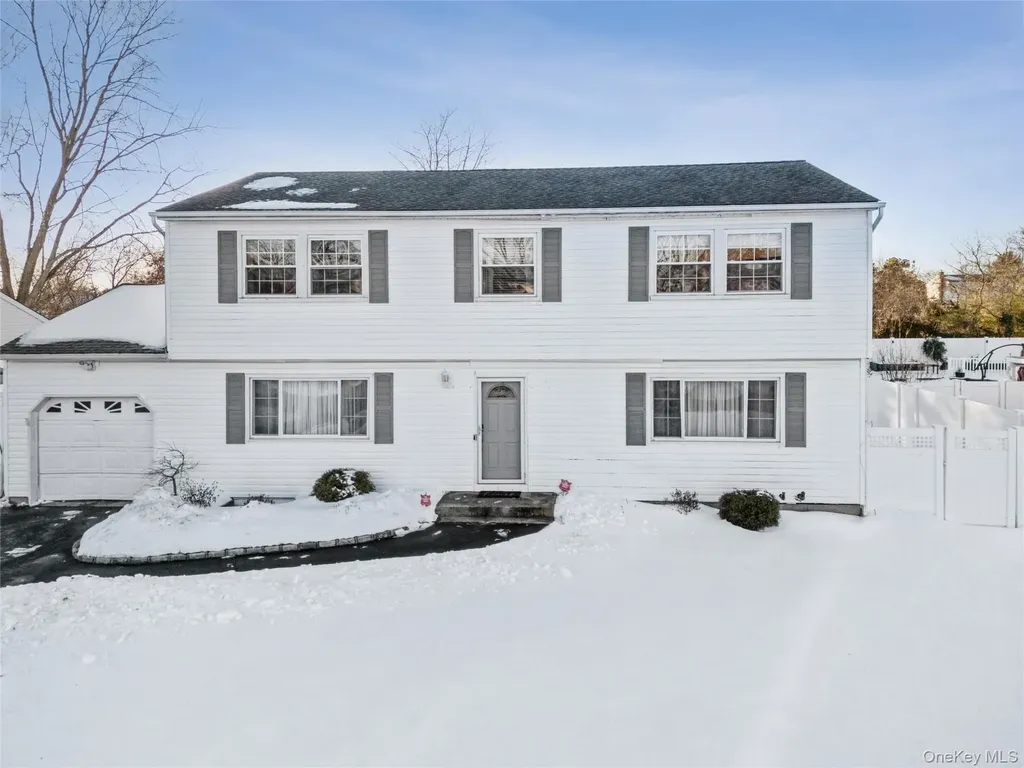 12 Ormand Avenue Medford NY 11763
