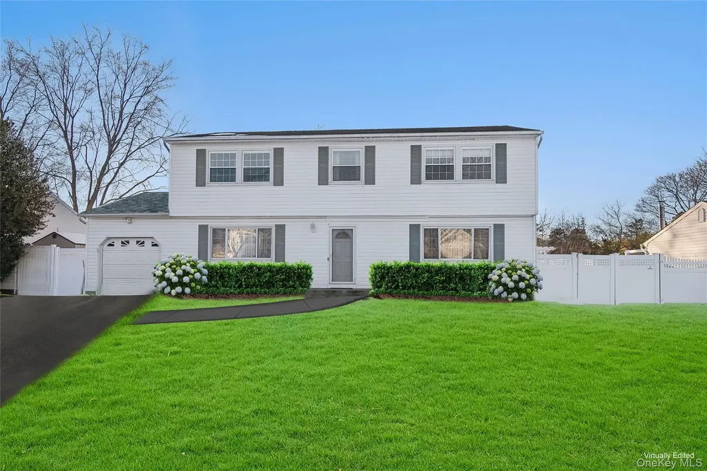 12 Ormand Avenue Medford NY 11763