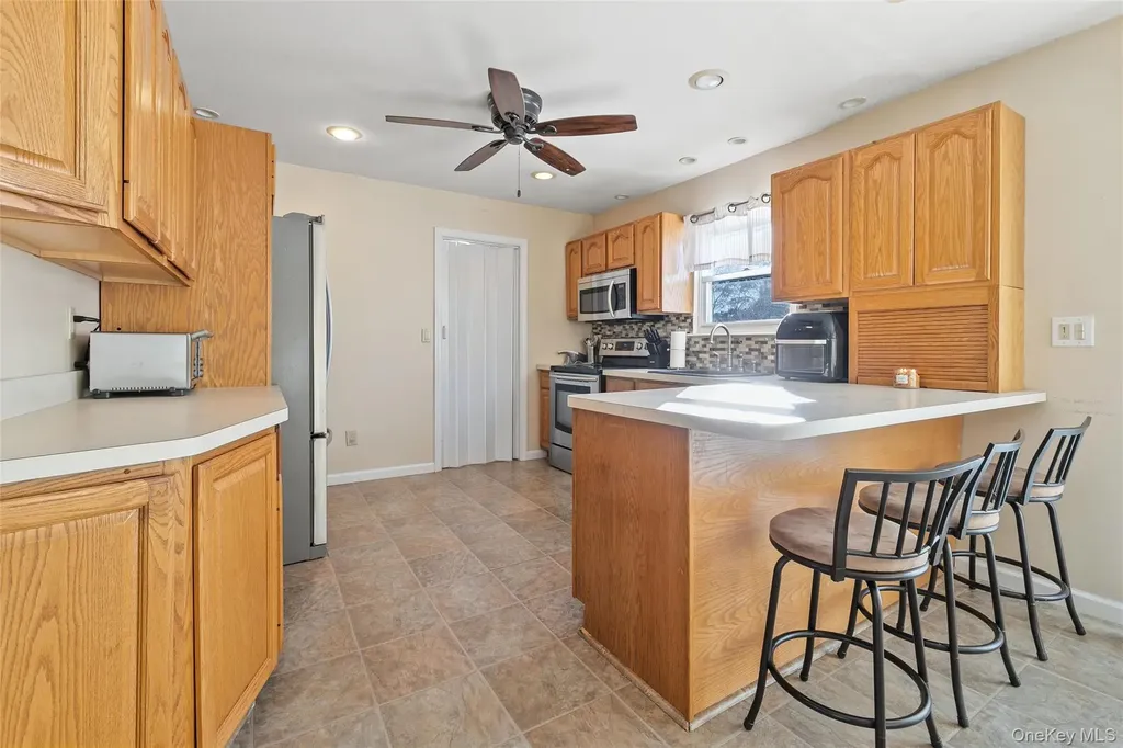 12 Ormand Avenue Medford NY 11763