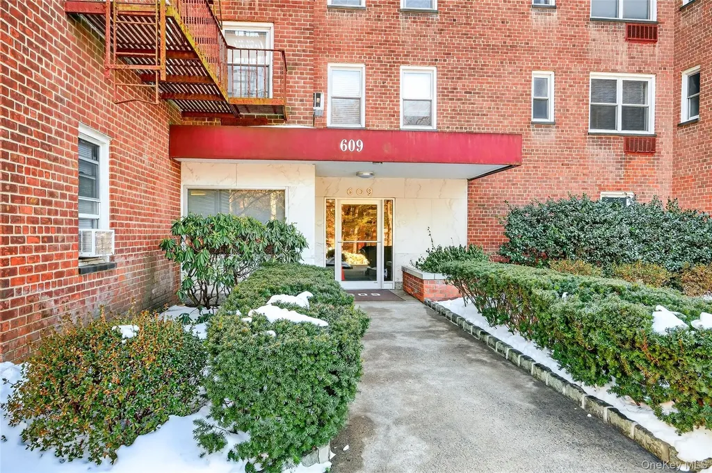 609 Palmer Road Yonkers NY 10701
