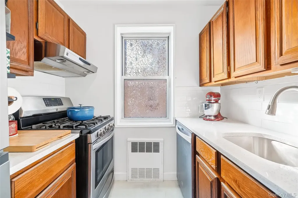 609 Palmer Road Yonkers NY 10701