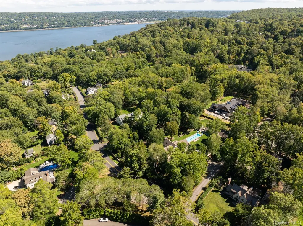 141 Washington Spring Road Palisades NY 10964