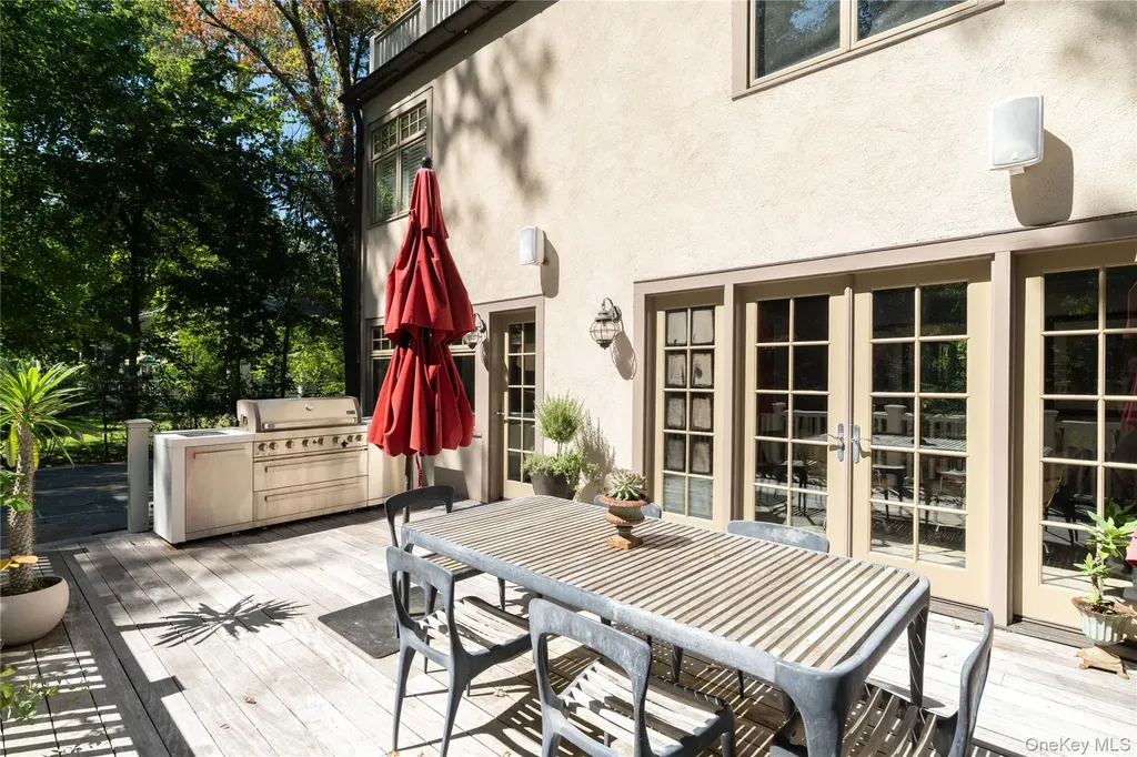 141 Washington Spring Road Palisades NY 10964