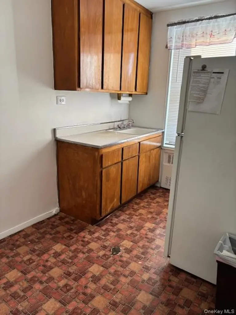209-10 41 Avenue Bayside NY 11361