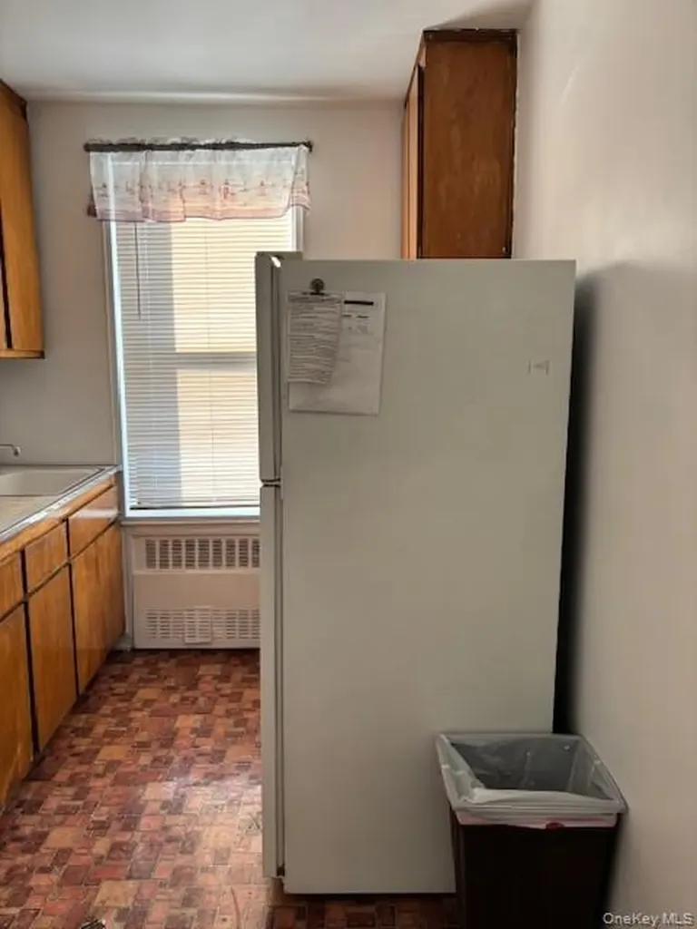 209-10 41 Avenue Bayside NY 11361
