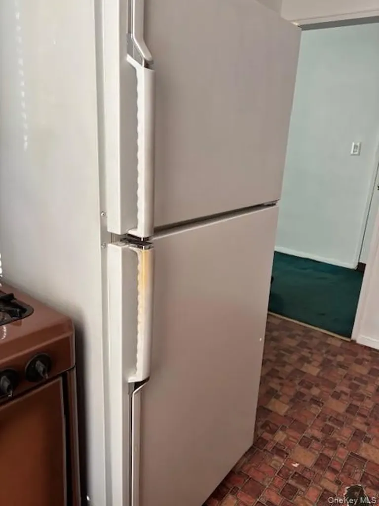 209-10 41 Avenue Bayside NY 11361