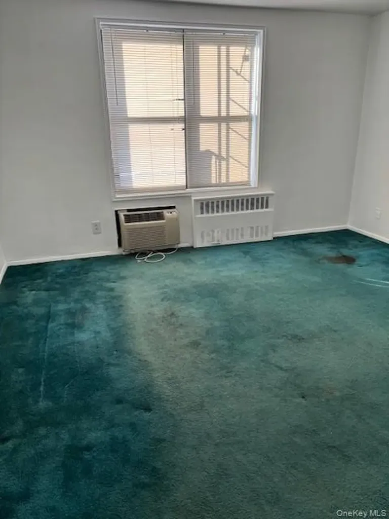 209-10 41 Avenue Bayside NY 11361