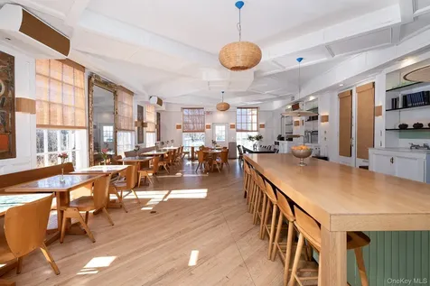 10 Old Route 9 Hyde Park NY 12580