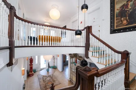 10 Old Route 9 Hyde Park NY 12580