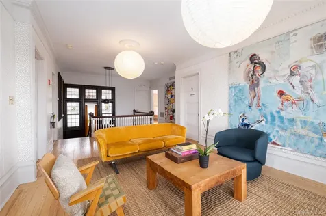 10 Old Route 9 Hyde Park NY 12580