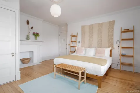 10 Old Route 9 Hyde Park NY 12580