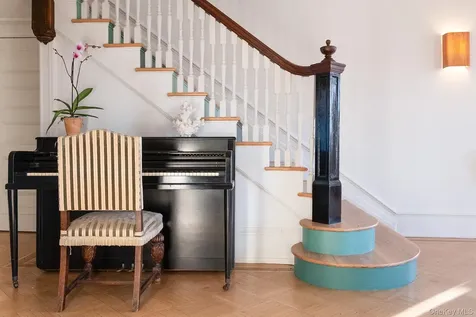 10 Old Route 9 Hyde Park NY 12580