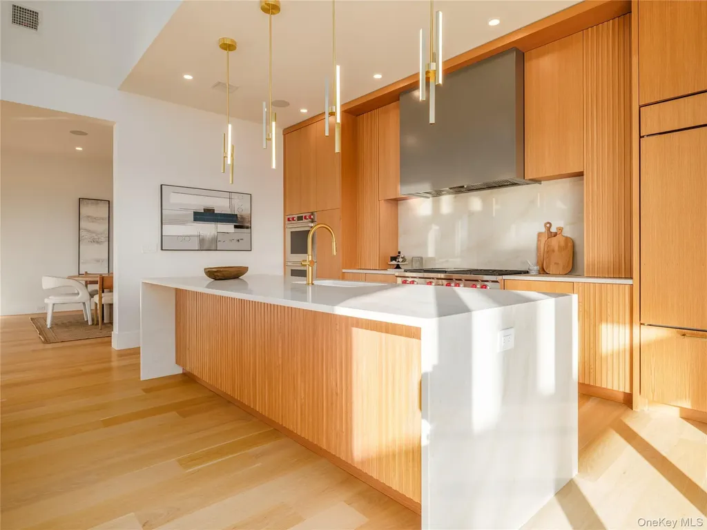 19620 Soundview Avenue Southold NY 11971
