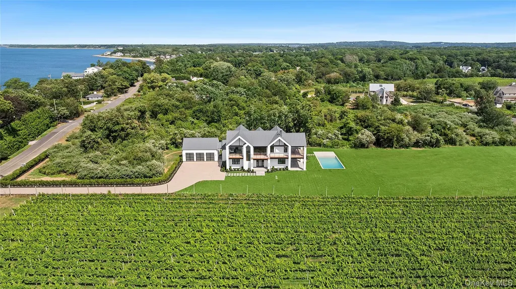 19620 Soundview Avenue Southold NY 11971