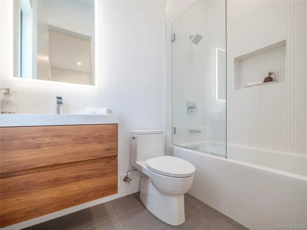 19620 Soundview Avenue Southold NY 11971