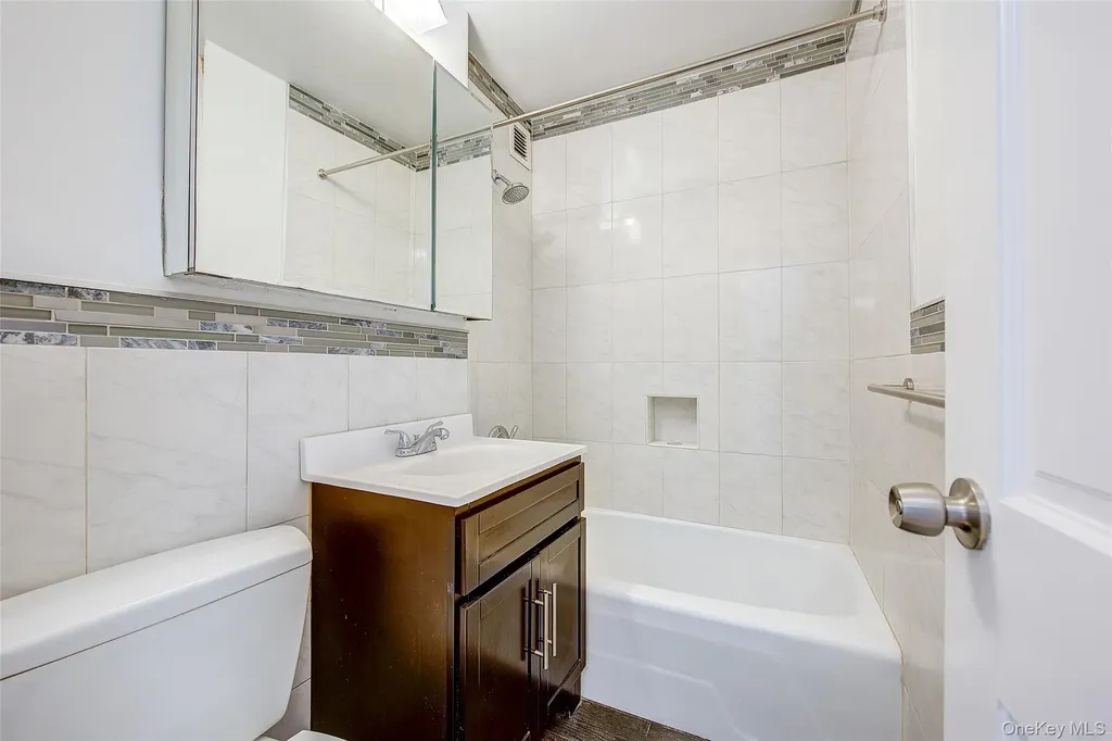 70-25 Yellowstone Boulevard Forest Hills NY 11375