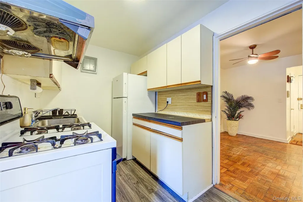 102-45 67th Road Forest Hills NY 11375