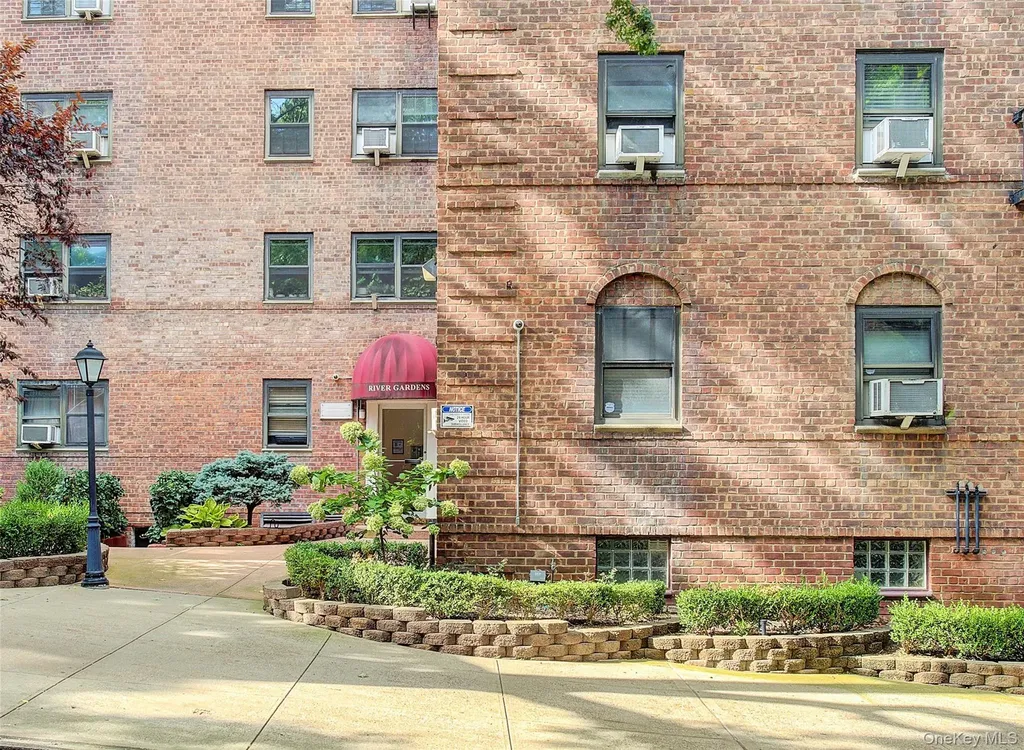 102-45 67th Road Forest Hills NY 11375
