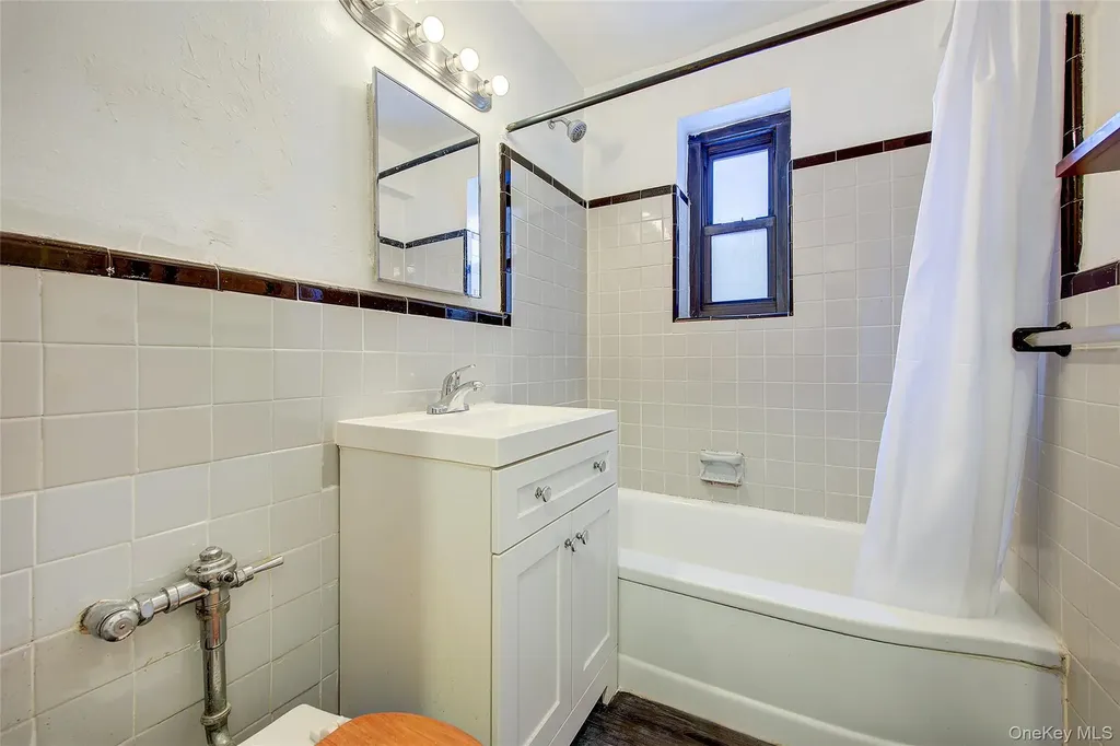 102-45 67th Road Forest Hills NY 11375