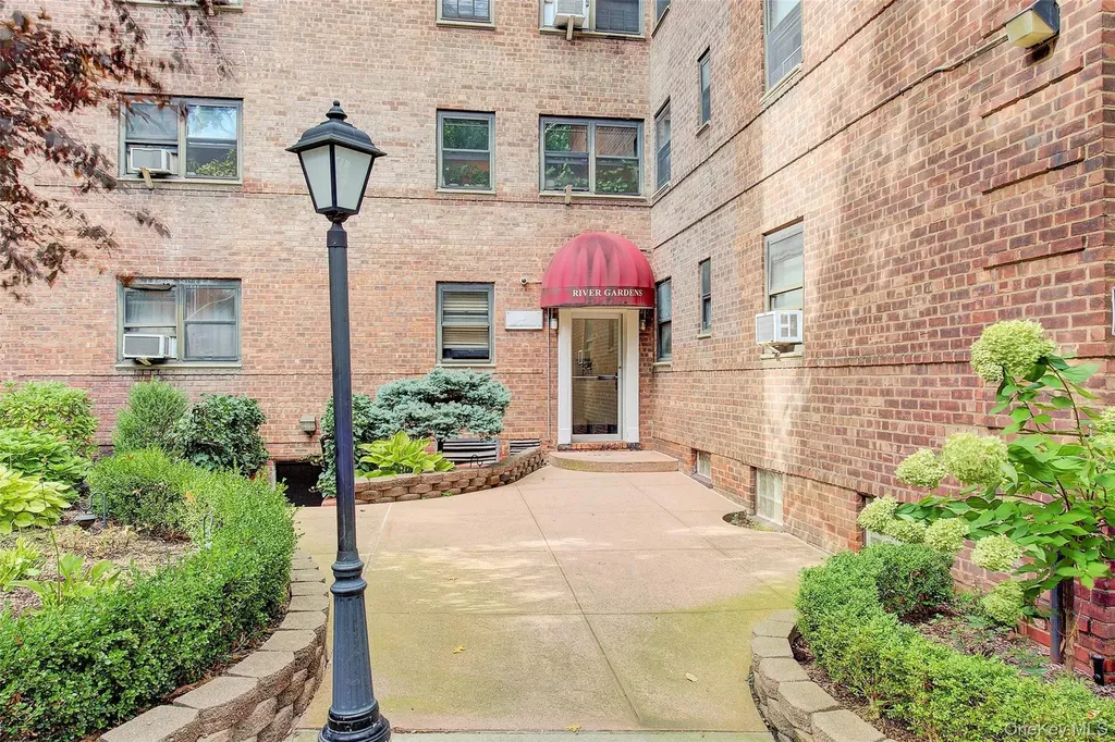 102-45 67th Road Forest Hills NY 11375