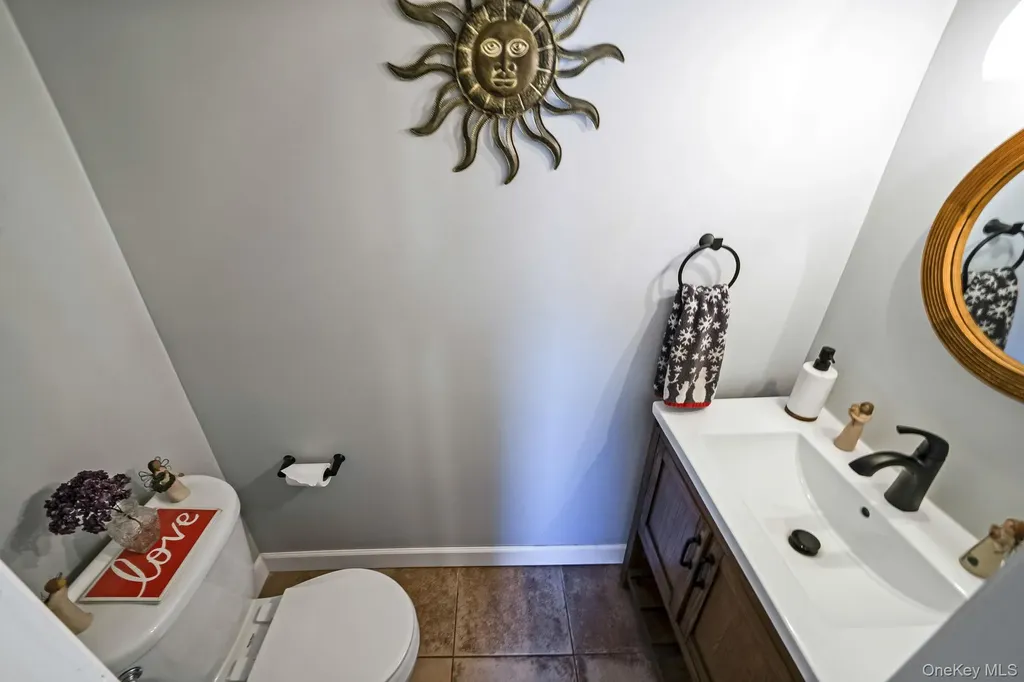 9 Norway Pine Drive Medford NY 11763