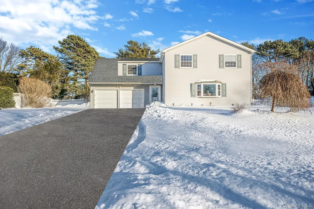 9 Norway Pine Drive Medford NY 11763