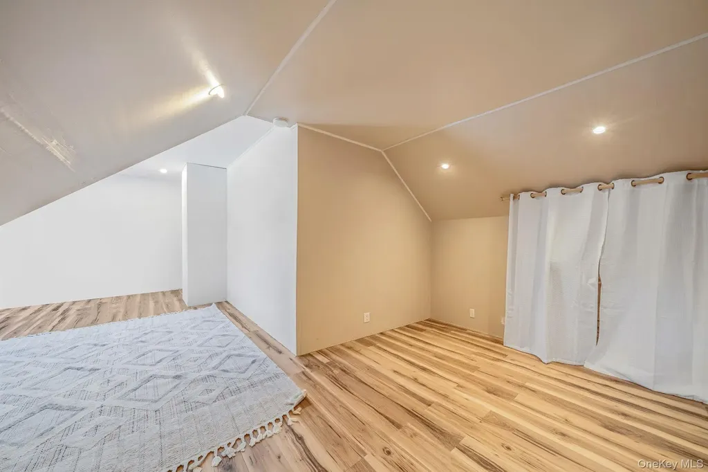 9 Norway Pine Drive Medford NY 11763