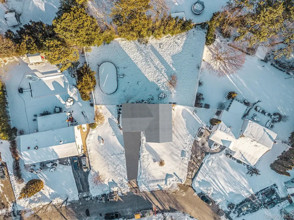 9 Norway Pine Drive Medford NY 11763