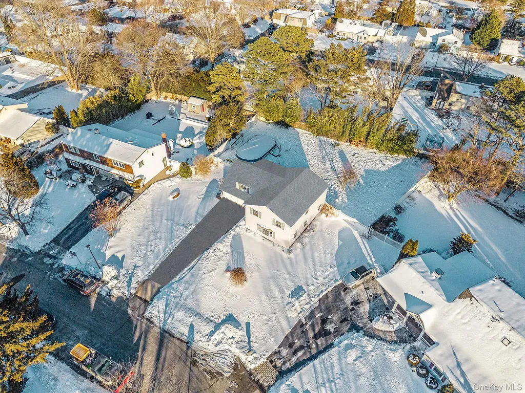 9 Norway Pine Drive Medford NY 11763