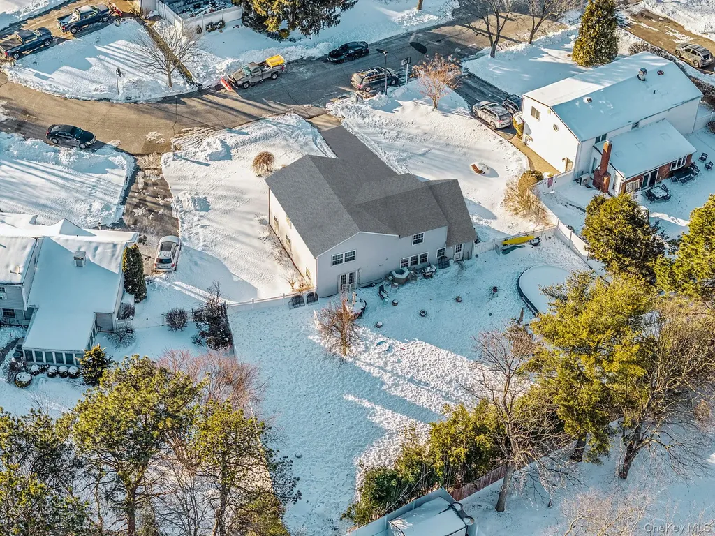 9 Norway Pine Drive Medford NY 11763