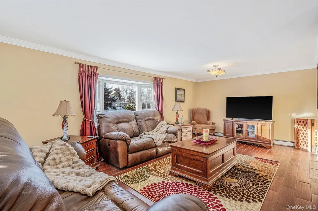 9 Norway Pine Drive Medford NY 11763