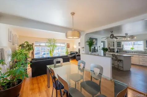 19611 Pompeii Avenue Hollis NY 11423