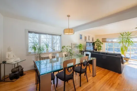19611 Pompeii Avenue Hollis NY 11423