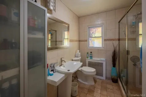 19611 Pompeii Avenue Hollis NY 11423
