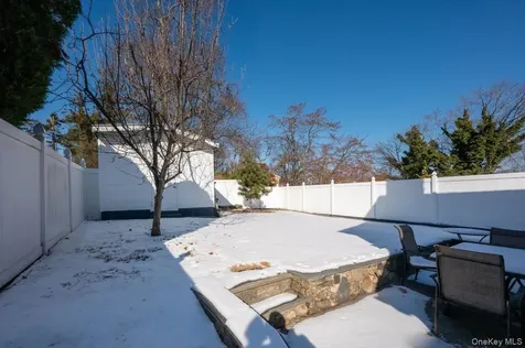 19611 Pompeii Avenue Hollis NY 11423