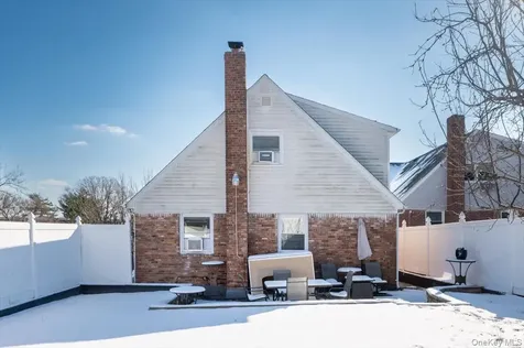 19611 Pompeii Avenue Hollis NY 11423
